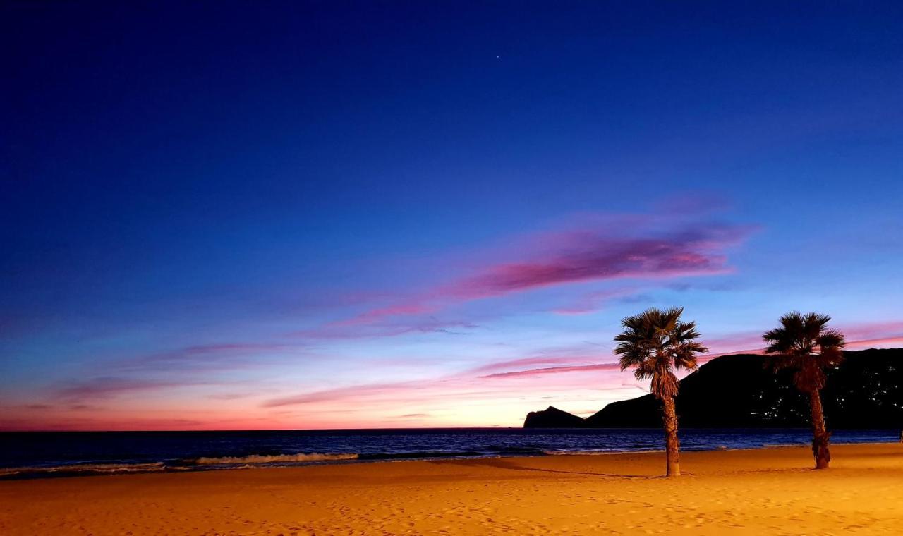 By The Beach Calp Dış mekan fotoğraf